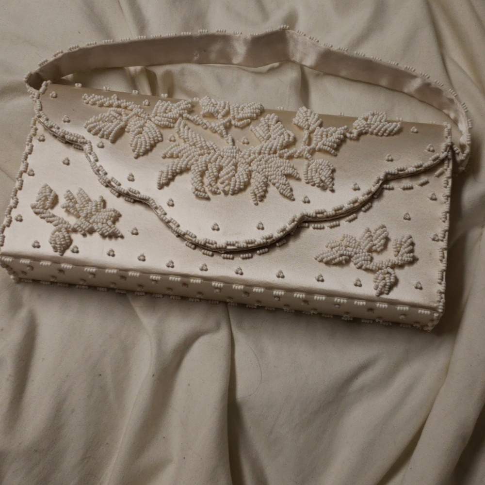 White wedding clutch